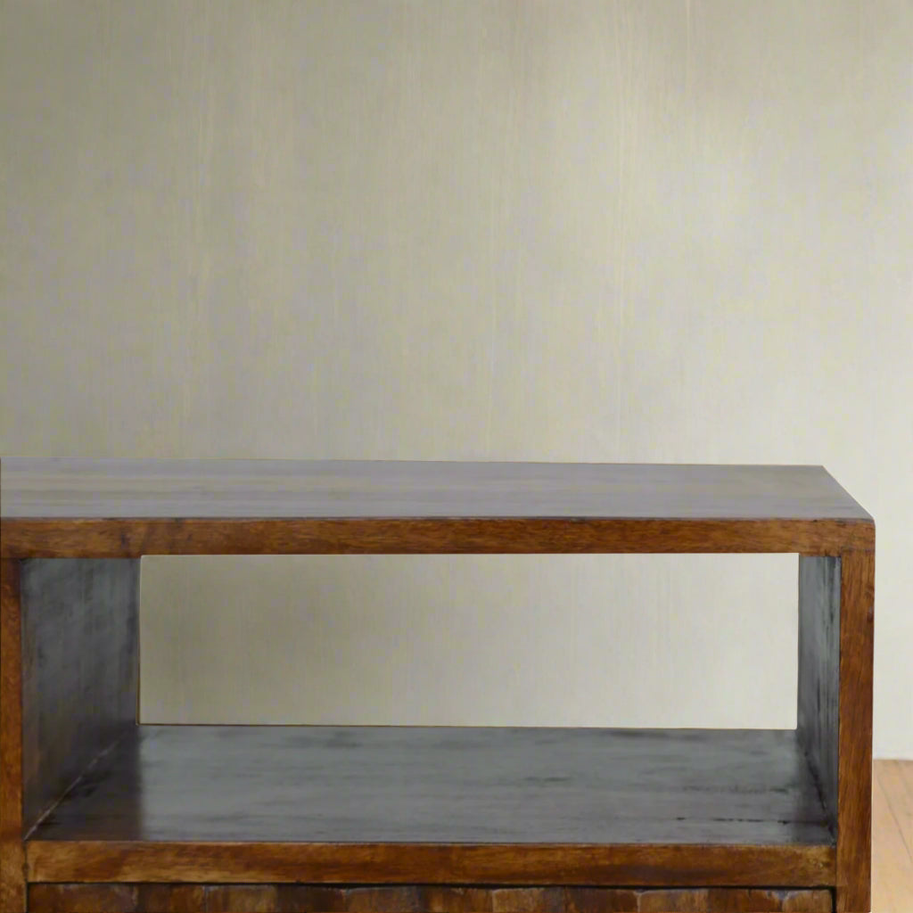 Chestnut Pineapple Carve Media Unit