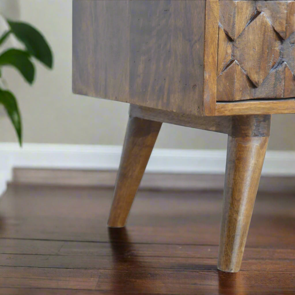 Chestnut Pineapple Carve Media Unit