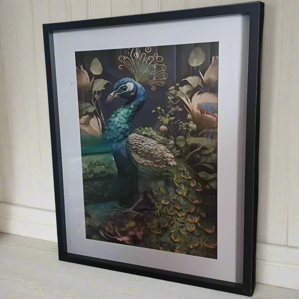Front view of the Peacock's Gaze showing detailed artwork.