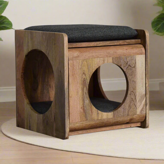 Angled view of the Round cut-out pet bed showing round cut-outs from the 3 sides for entry and exit of the pet.