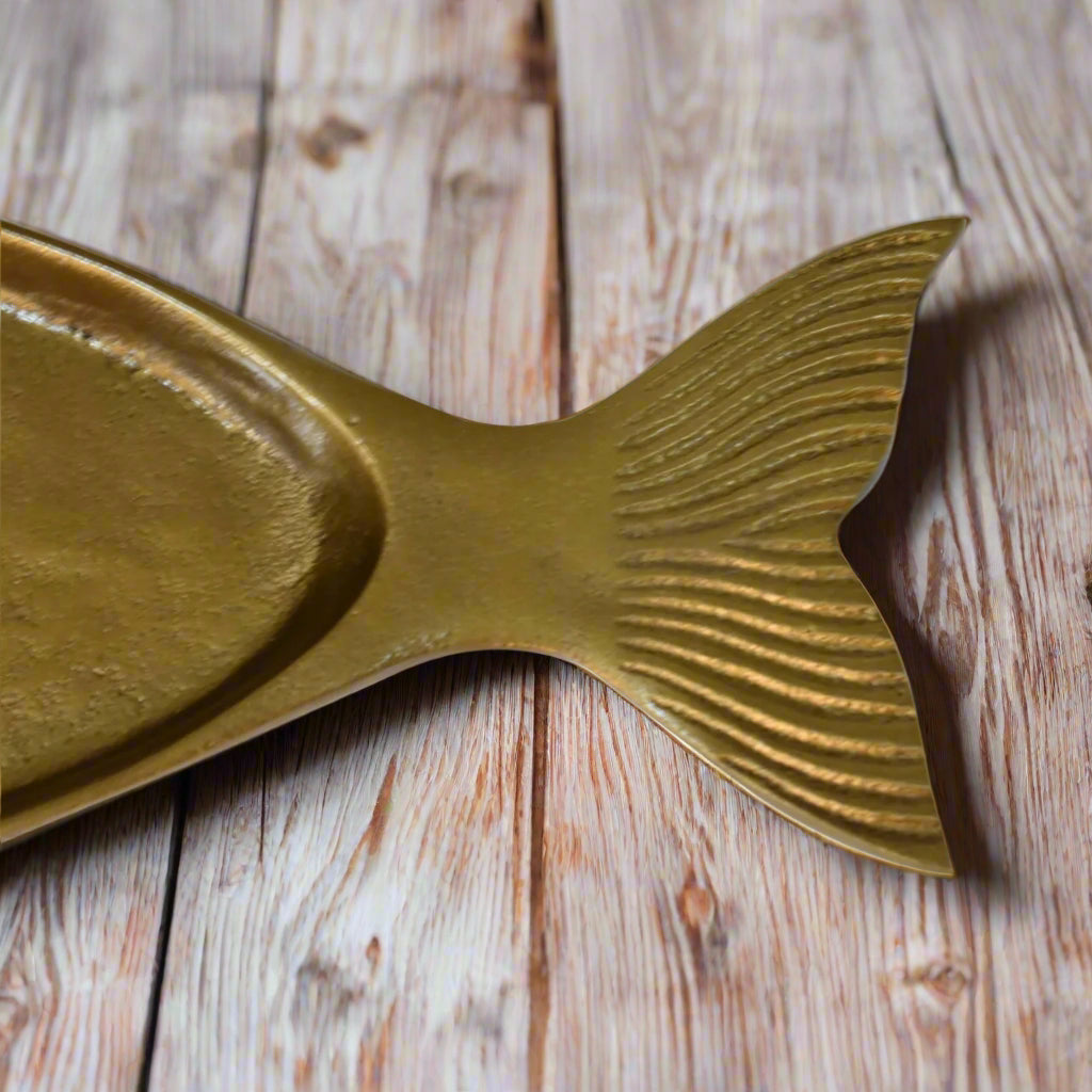 Close-up of the tail end of the tray showcasing texture and fine craftsmanship.