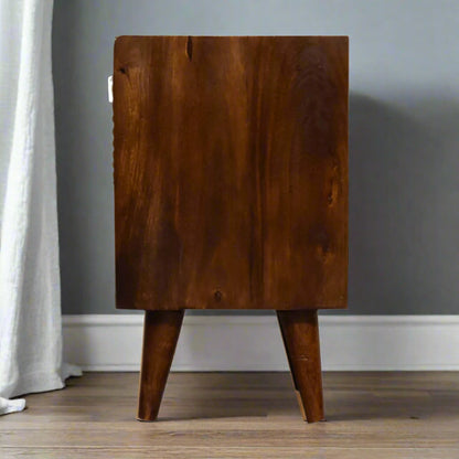 Side view illustrating continuous wood grain and satin finish