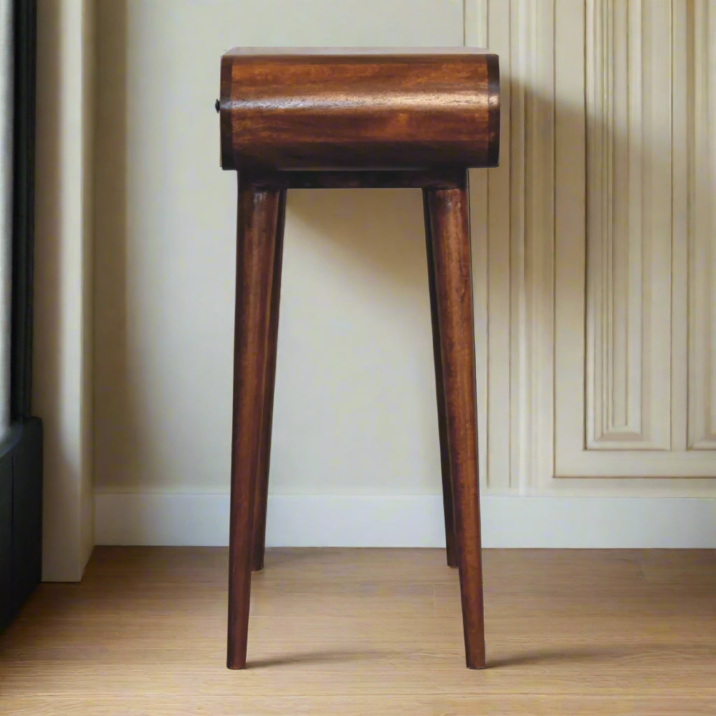 Side view illustrating soft round corners and sturdy frame
