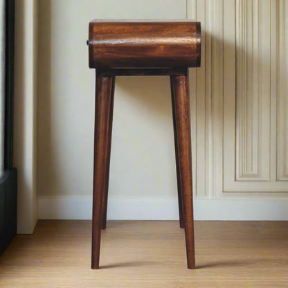 Side view illustrating soft round corners and sturdy frame
